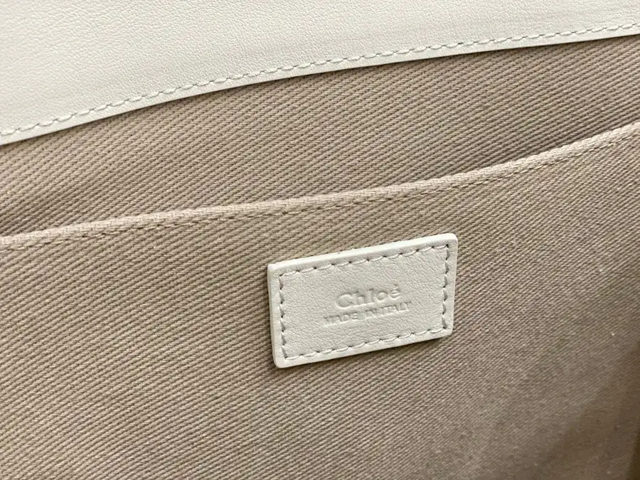 Chloe Woody Leather Tote Bag Elegant and Luxurious