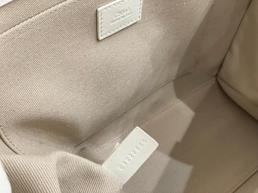 Chloe Woody Leather Tote Bag Elegant and Luxurious