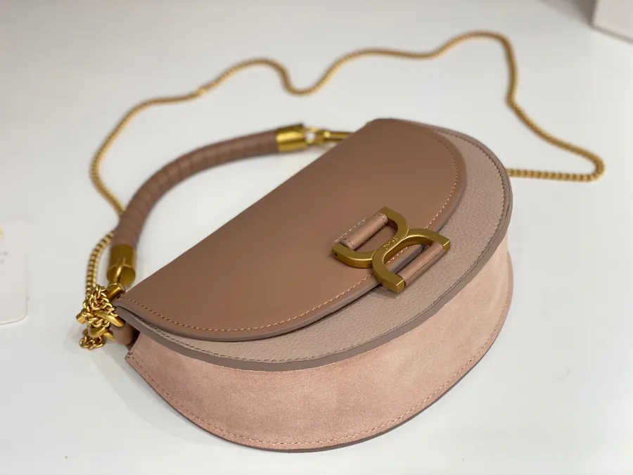 Chloe Marcie 23 Crescent Bag Elegant Chain Clasp