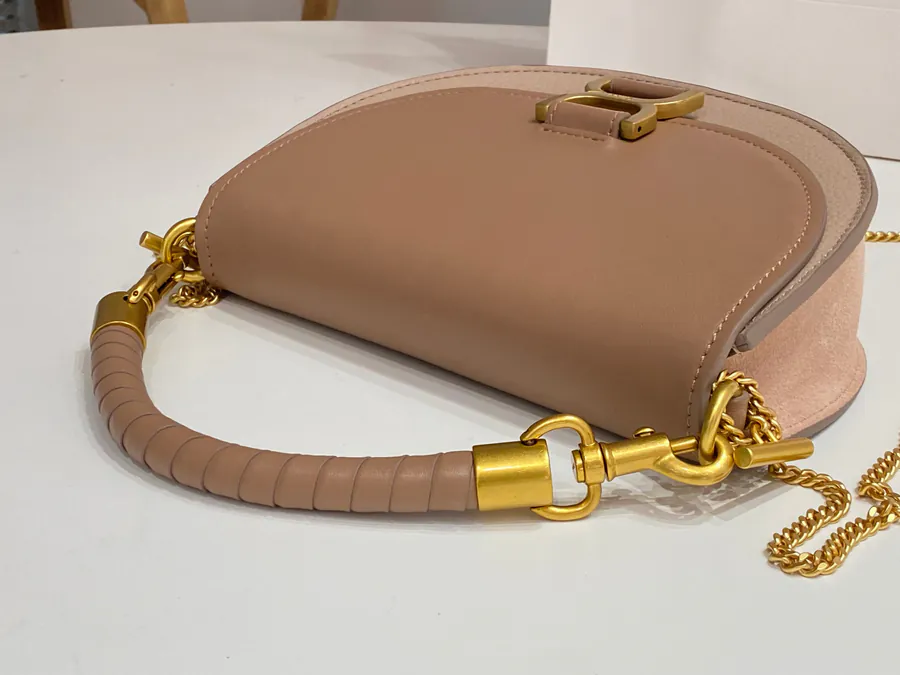 Chloe Marcie 23 Crescent Bag Elegant Chain Clasp