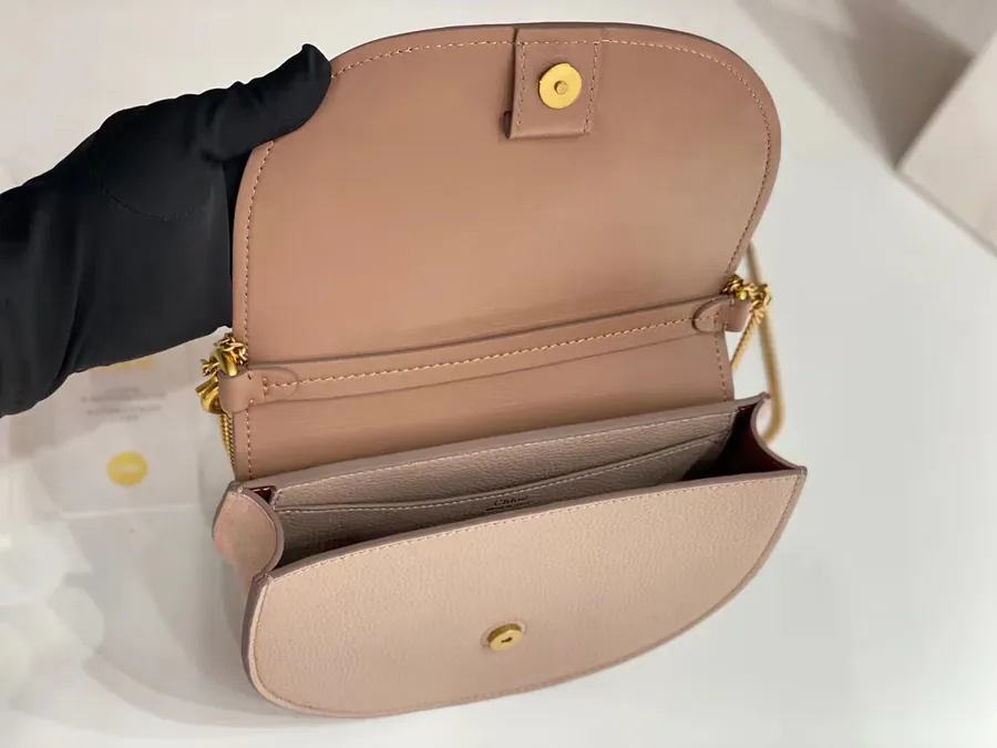 Chloe Marcie 23 Crescent Bag Elegant Chain Clasp