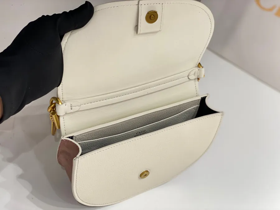 Chloe Marcie 23 Crescent Bag Elegant Chain Clasp Handbag