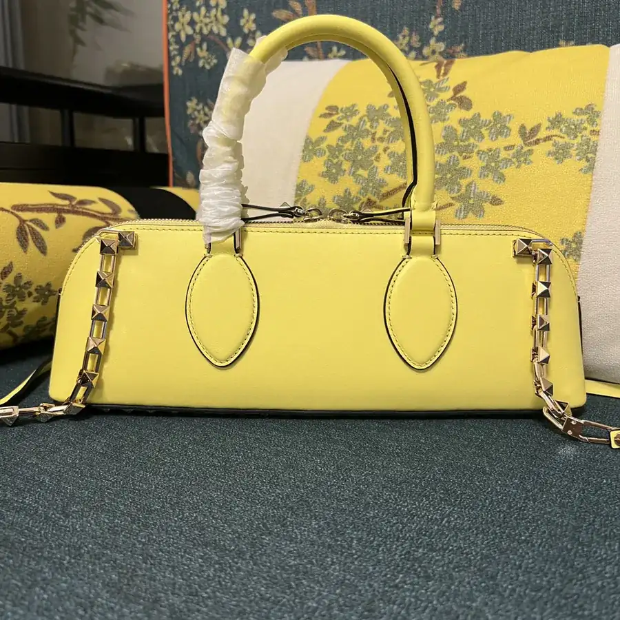 GARAVANI ROCKSTUD EW Small Handbag