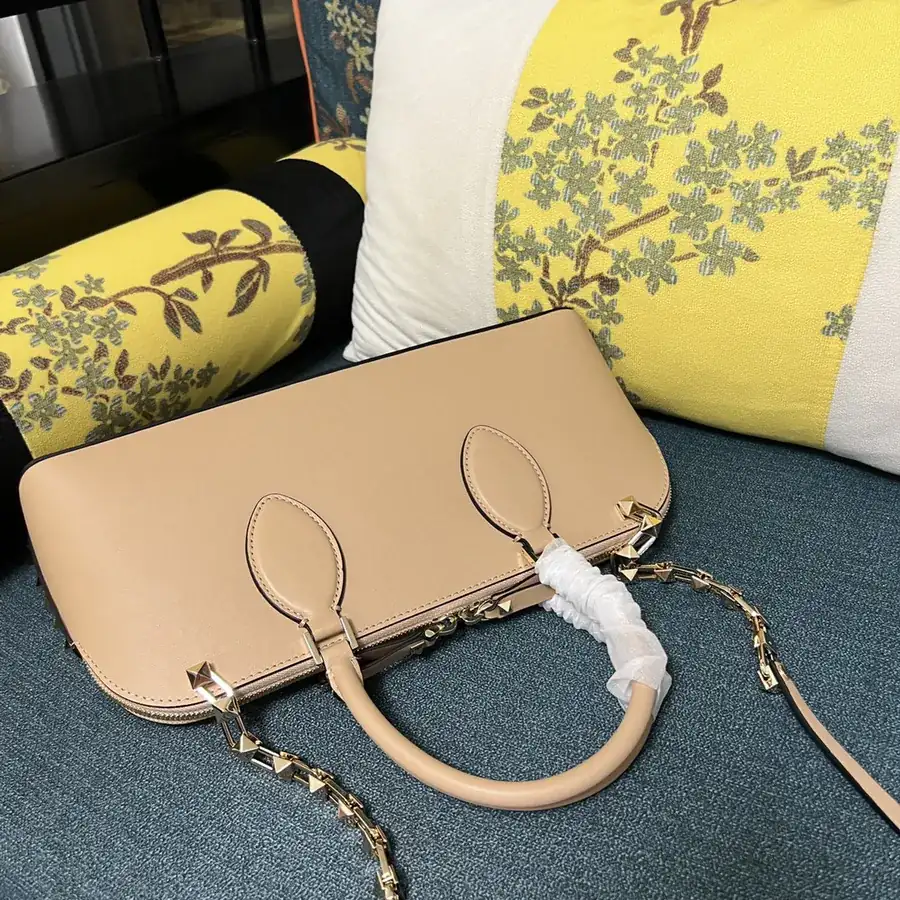 GARAVANI ROCKSTUD EW Bucket Bag in Grained Calfskin