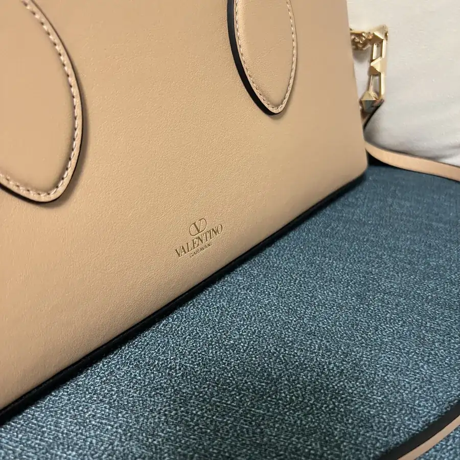 GARAVANI ROCKSTUD EW Bucket Bag in Grained Calfskin