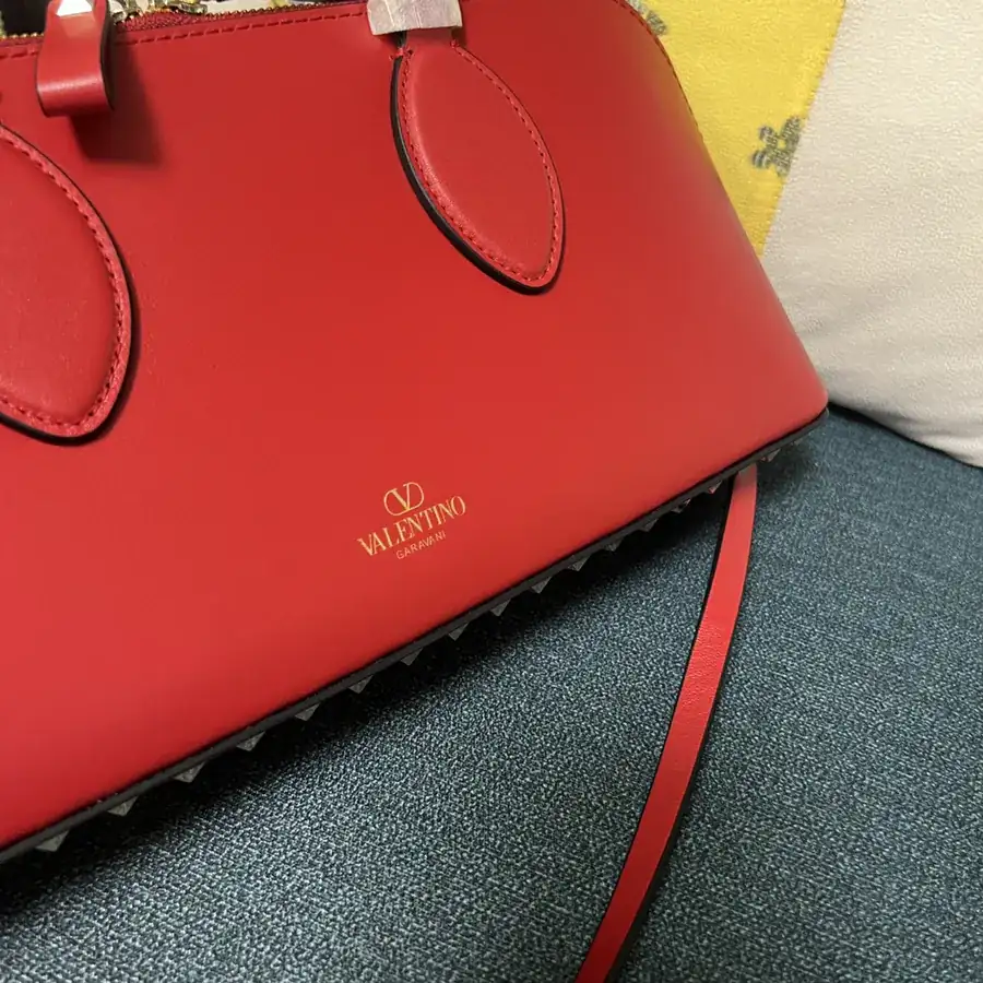 GARAVANI ROCKSTUD EW Bucket Bag in Grained Calfskin