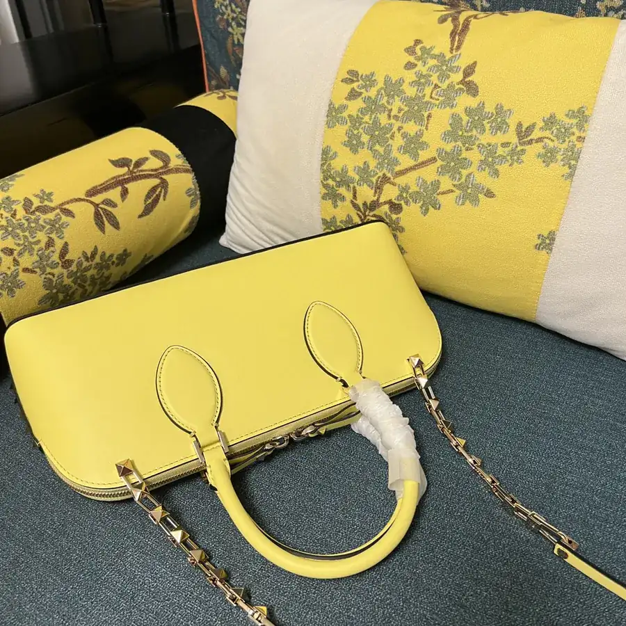 GARAVANI ROCKSTUD EW Bucket Bag in Grained Calfskin
