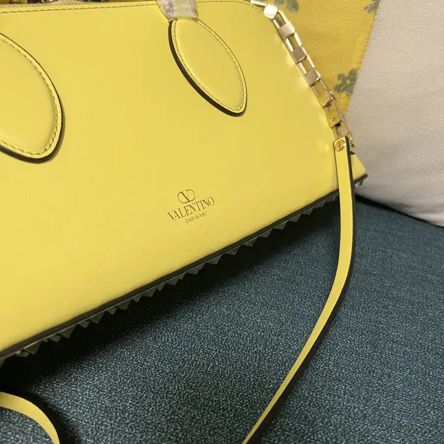 GARAVANI ROCKSTUD EW Bucket Bag in Grained Calfskin