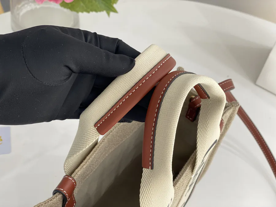 Chloe Woody Mini Tote Bag Simple and Fresh Design