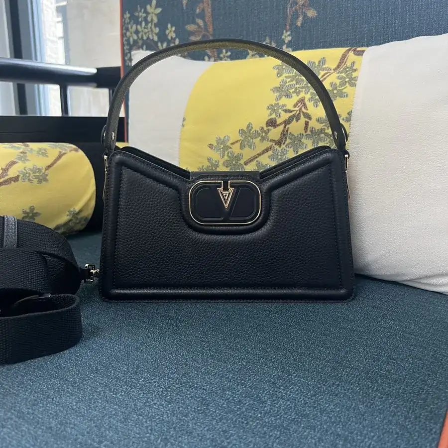 GARAVANI Grained Calfskin Tote with VLOGO Signature