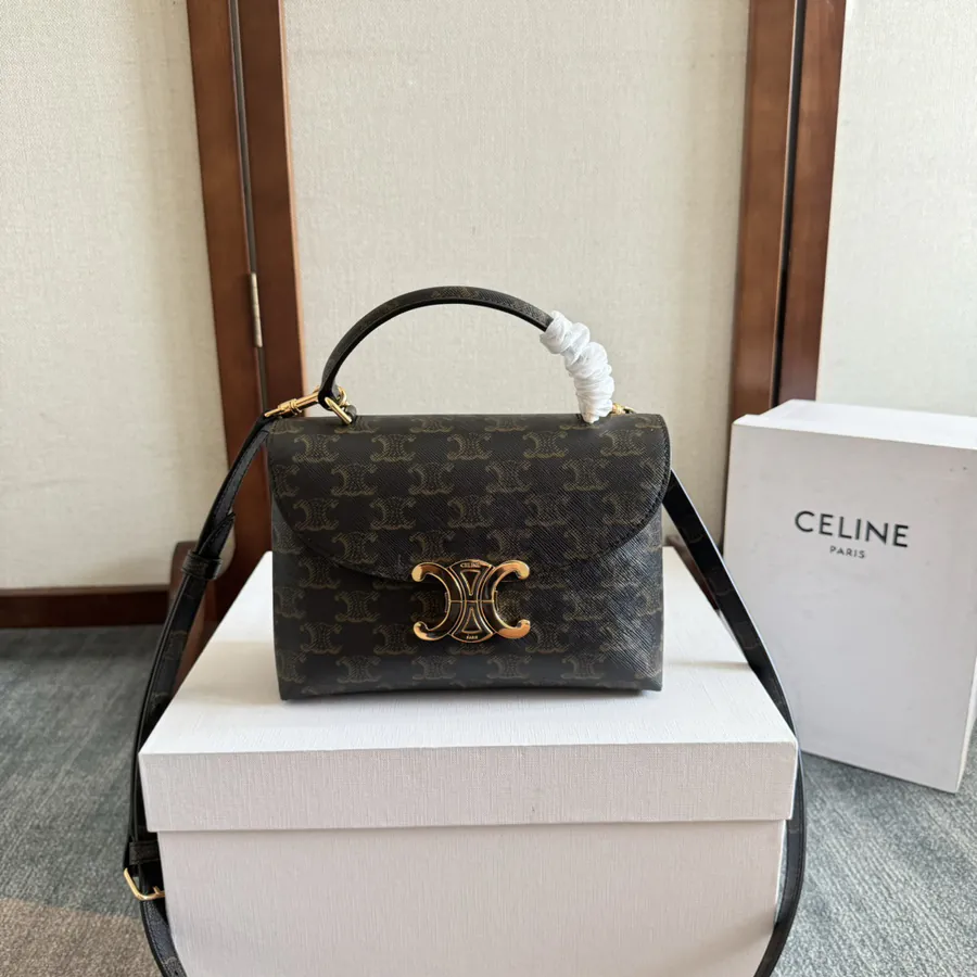 CE Kelly Handbag Classic Design, Timeless Elegance
