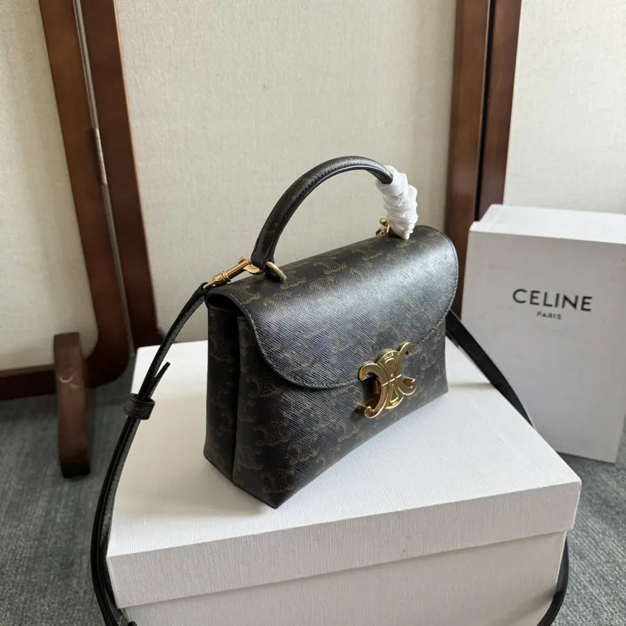CE Kelly Handbag Classic Design, Timeless Elegance
