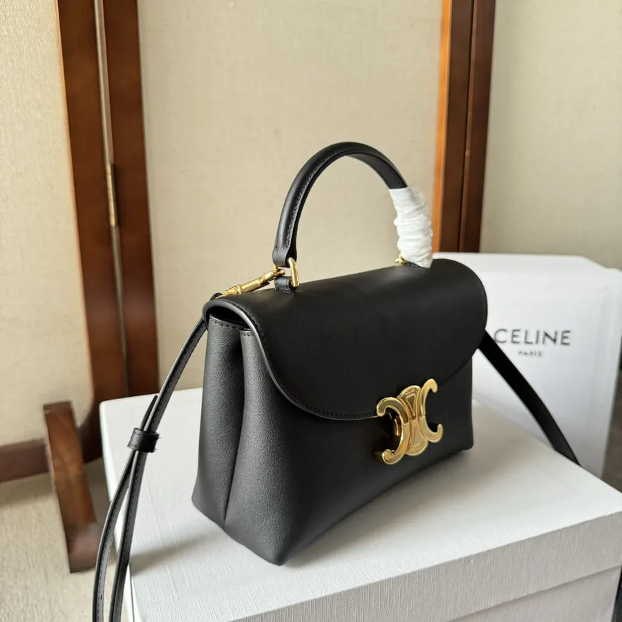 CE Kelly Handbag Classic Design, Timeless Elegance