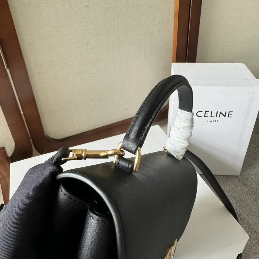 CE Kelly Handbag Classic Design, Timeless Elegance