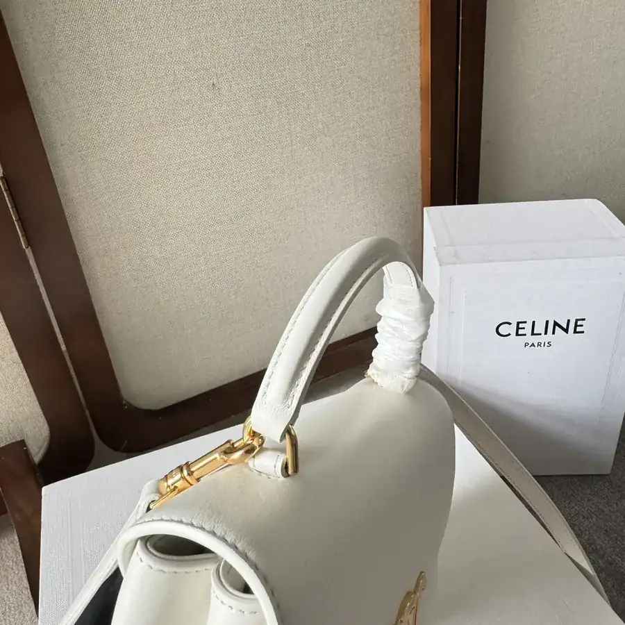 CE Kelly Handbag Classic Design, Premium Feel