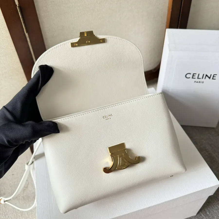 CE Kelly Handbag Classic Design, Premium Feel