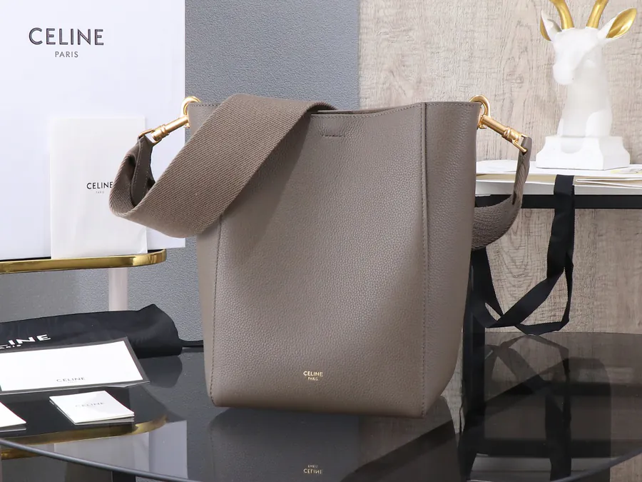 Celi NE Sangle Ultimate Versatile Bucket Bag