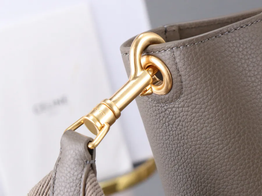 Celi NE Sangle Ultimate Versatile Bucket Bag
