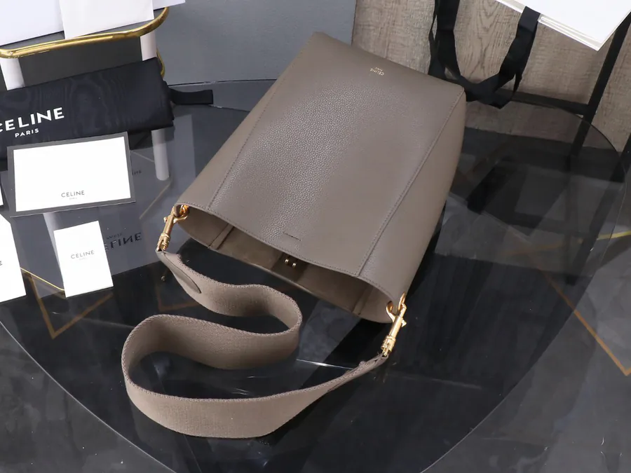 Celi NE Sangle Ultimate Versatile Bucket Bag