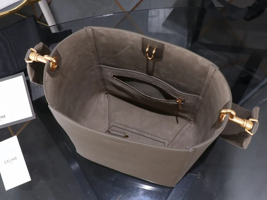Celi NE Sangle Ultimate Versatile Bucket Bag