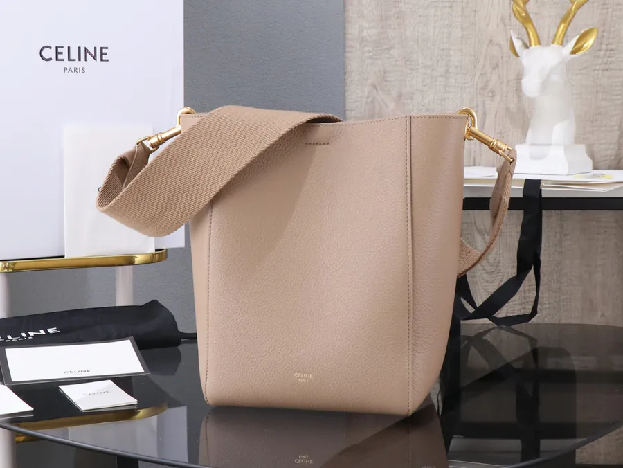 Celi NE Sangle Ultimate Versatile Bucket Bag