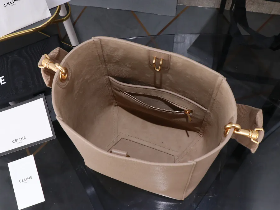 Celi NE Sangle Ultimate Versatile Bucket Bag
