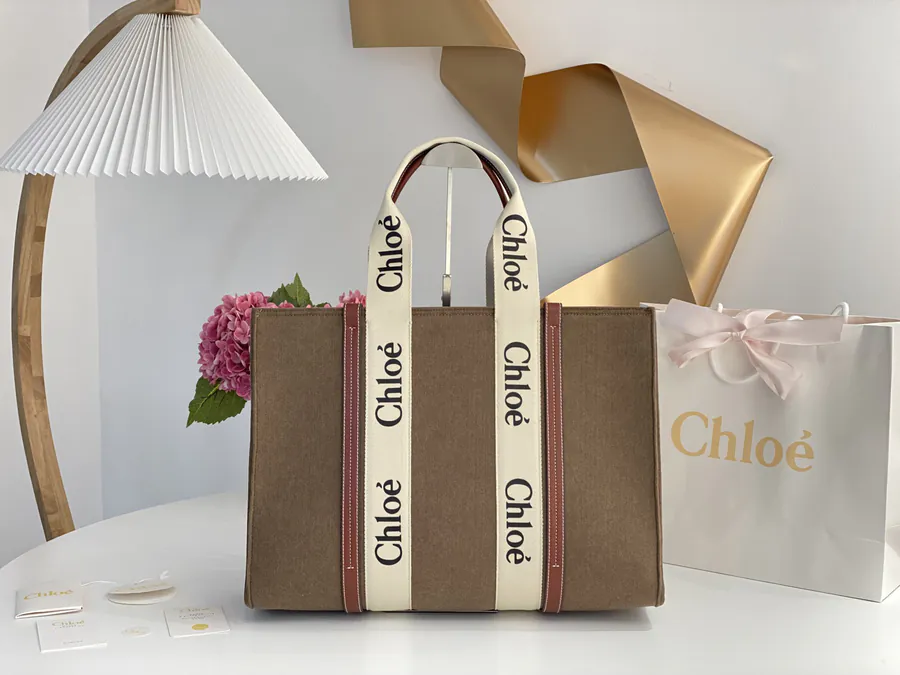CHLOE Woody Tote in Coffee Brown