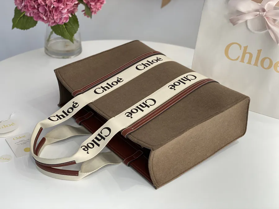 CHLOE Woody Tote in Coffee Brown