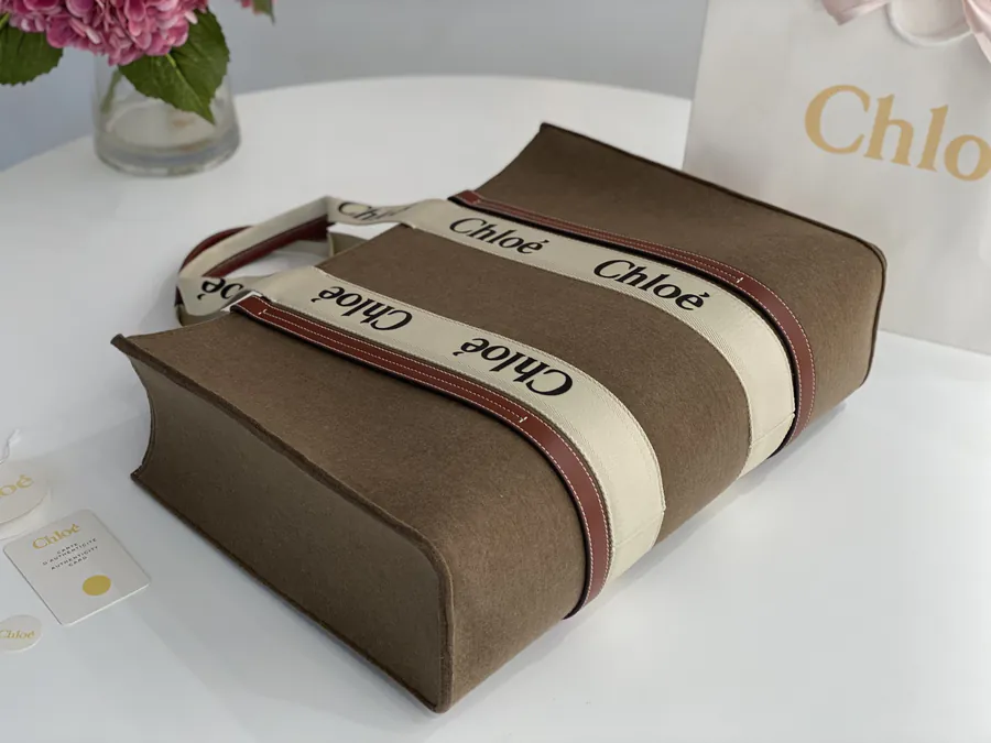 CHLOE Woody Tote in Coffee Brown