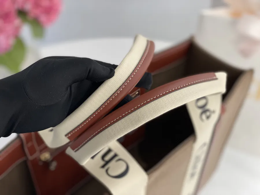 CHLOE Woody Tote in Coffee Brown