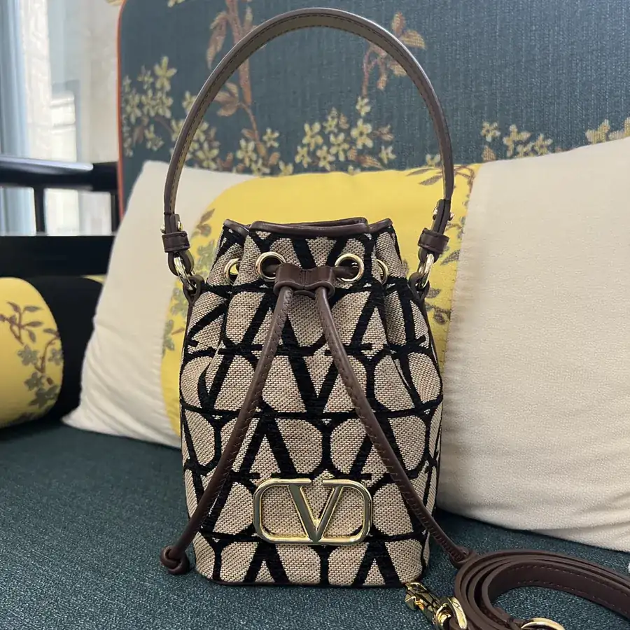 GARAVANI VLOGO Signature Mini Bucket Bag