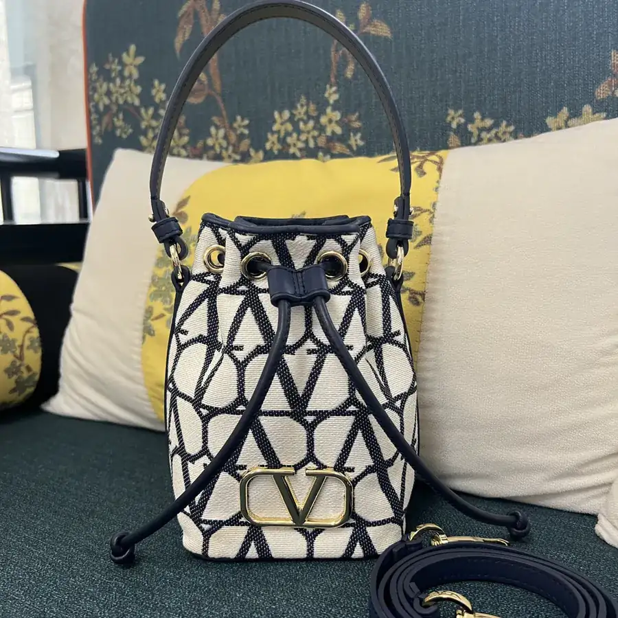 GARAVANI VLOGO Signature Mini Bucket Bag