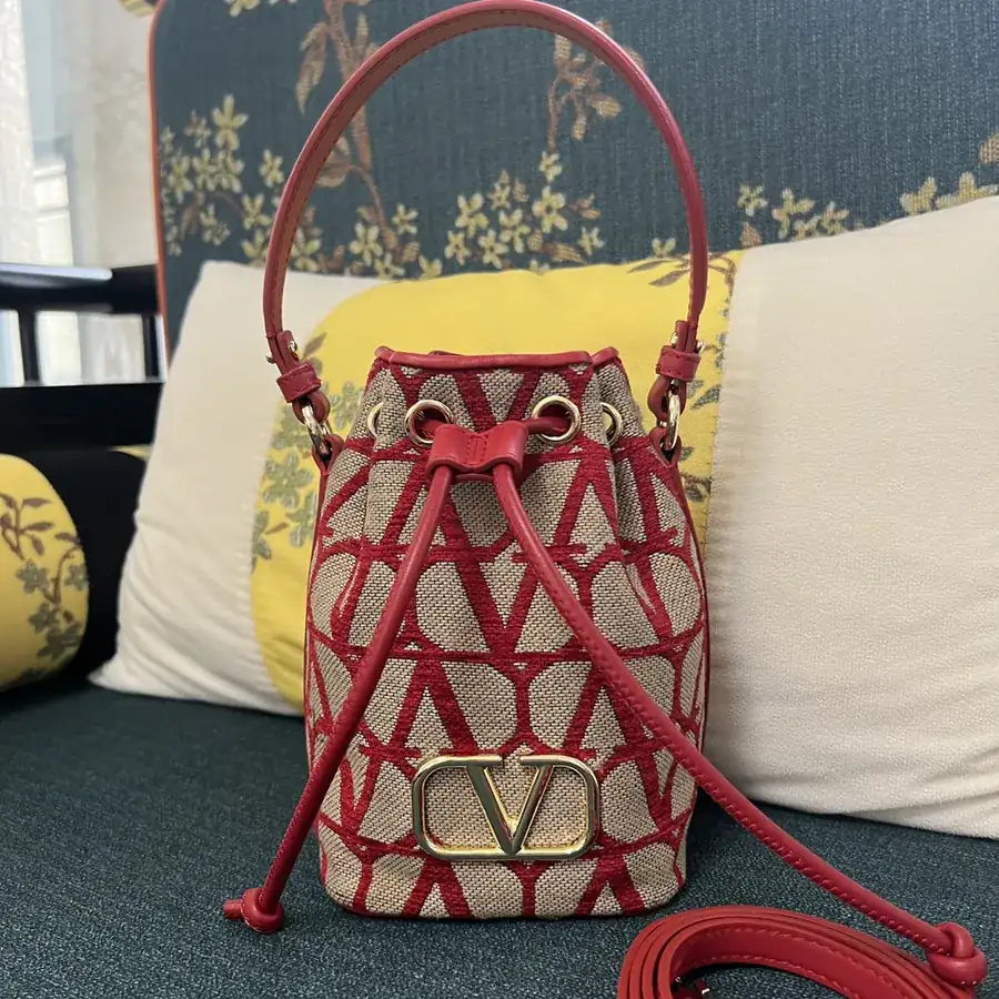 GARAVANI VLOGO Signature Mini Bucket Bag