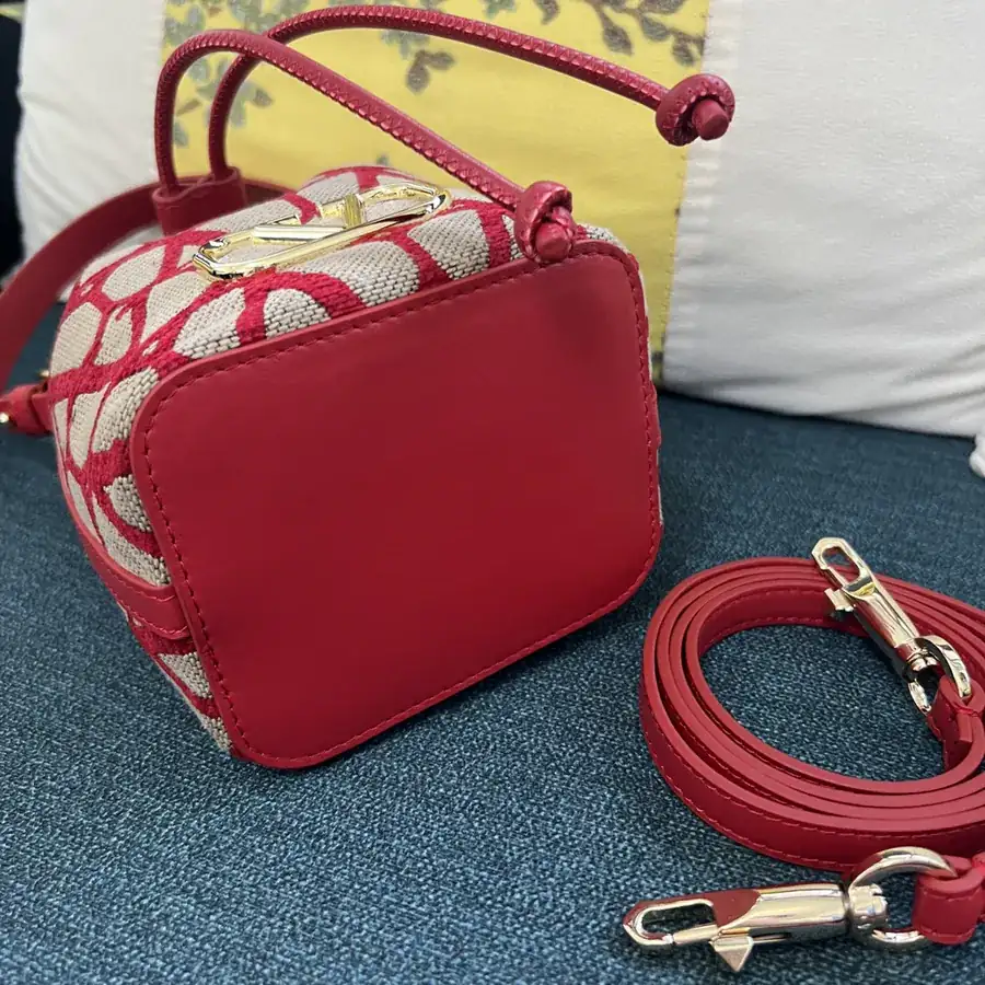 GARAVANI VLOGO Signature Mini Bucket Bag