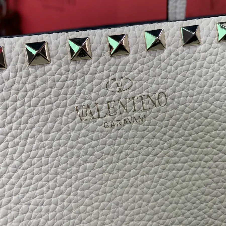 580 Garavani Rockstud Calfskin Shopping Bag with Camel Print