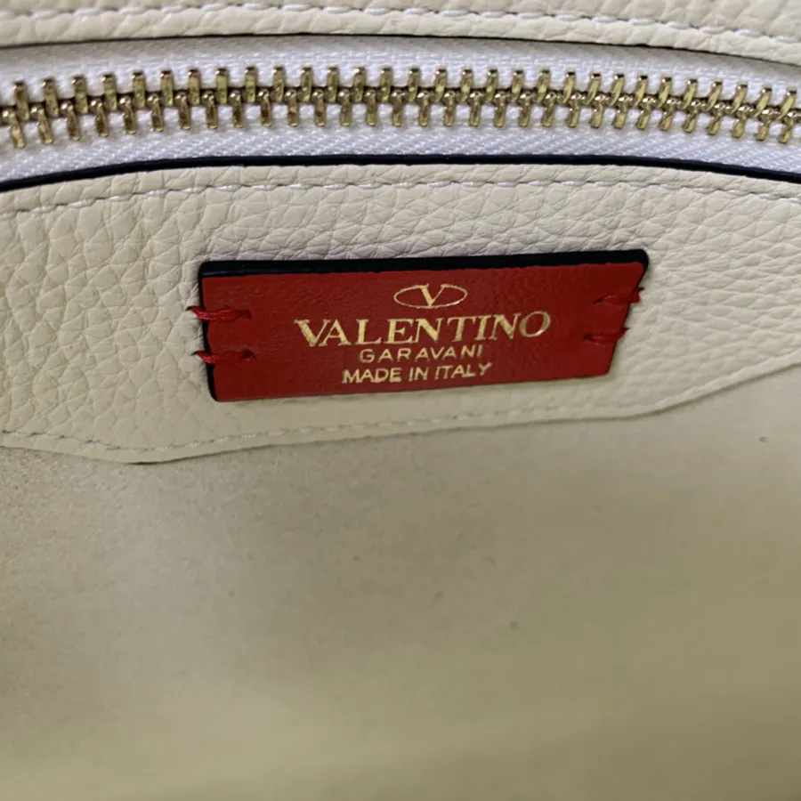 580 Garavani Rockstud Calfskin Shopping Bag with Camel Print