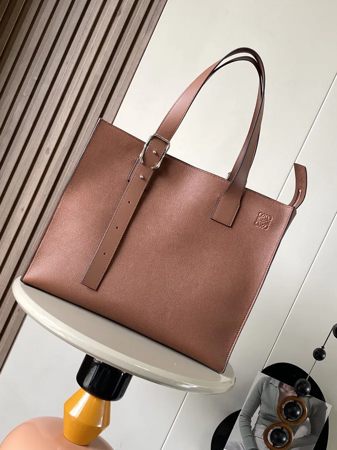 P940 LOE Classic Calfskin Buckle Horizontal Tote