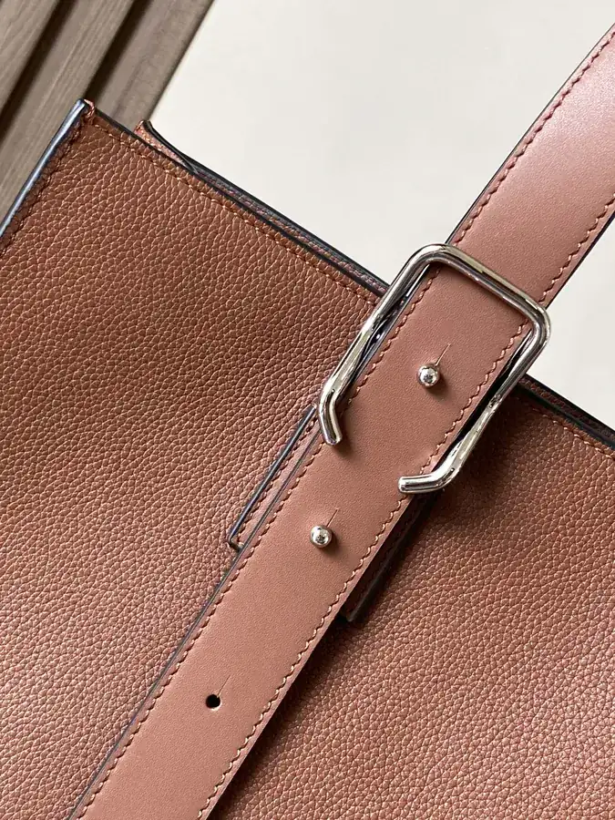 P940 LOE Classic Calfskin Buckle Horizontal Tote