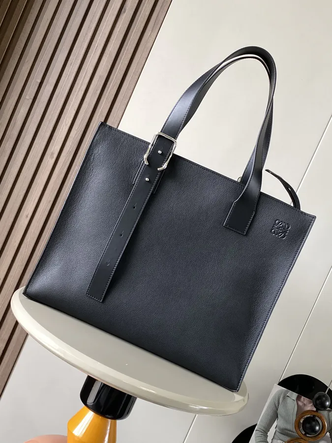 P940 LOE Black Leather Bucket Bag