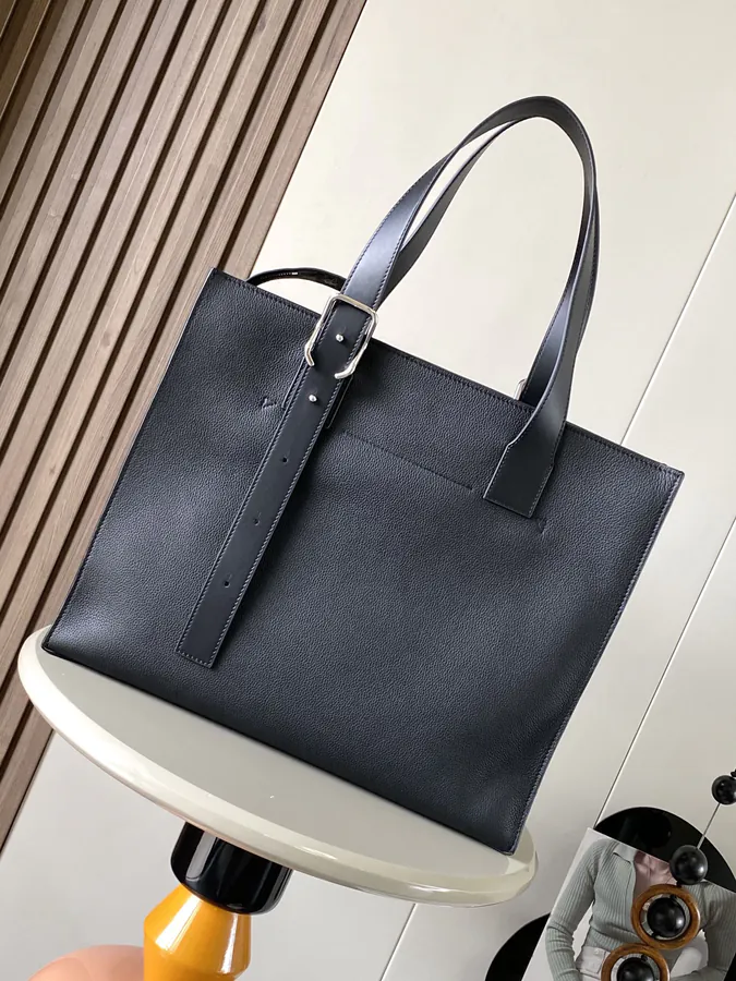 P940 LOE Black Leather Bucket Bag