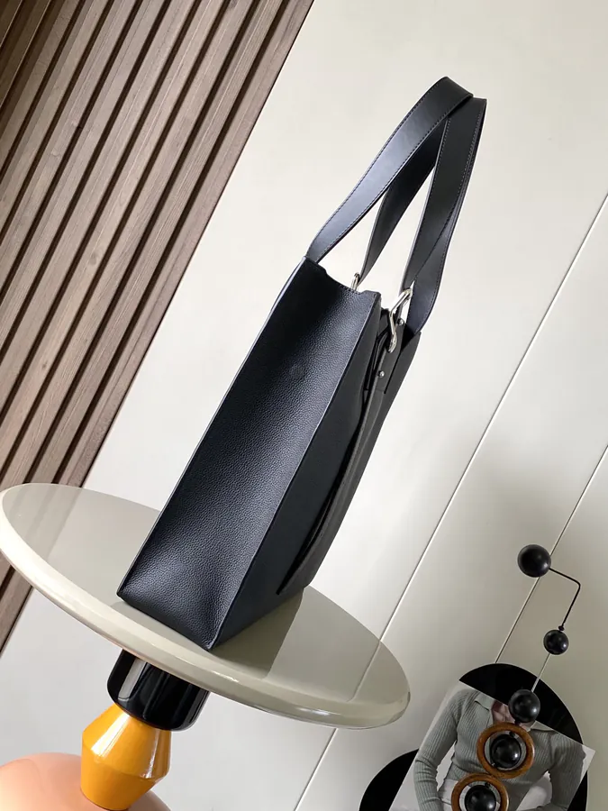 P940 LOE Black Leather Bucket Bag