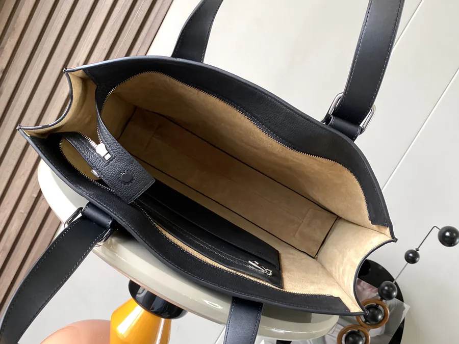 P940 LOE Black Leather Bucket Bag