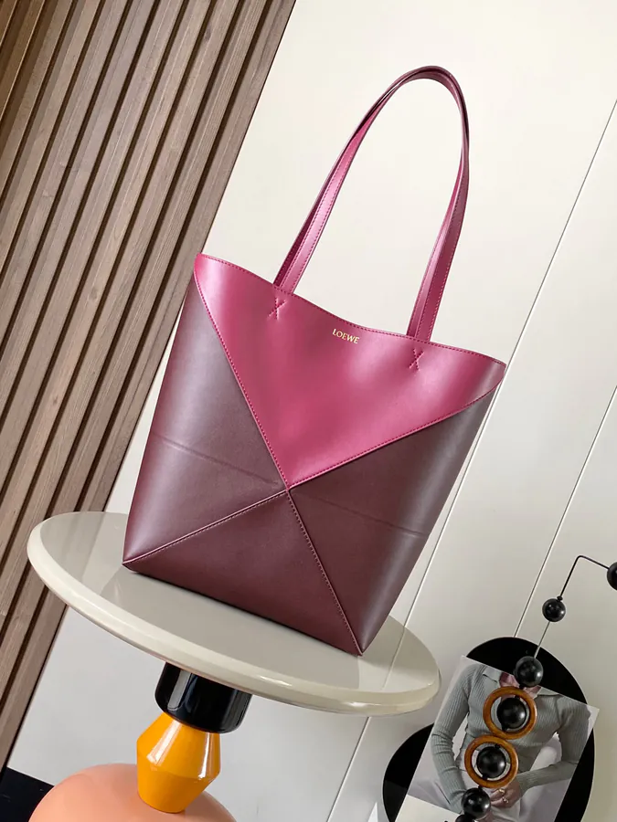 P730 Puzzle Fold Tote Geometric Design