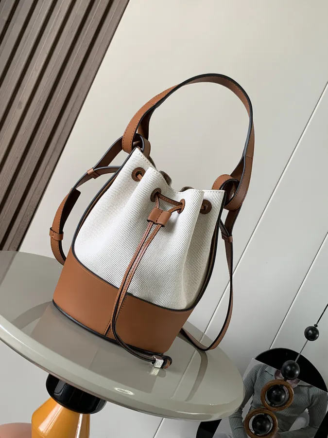 P700 Balloon Bucket Bag Mini Canvas