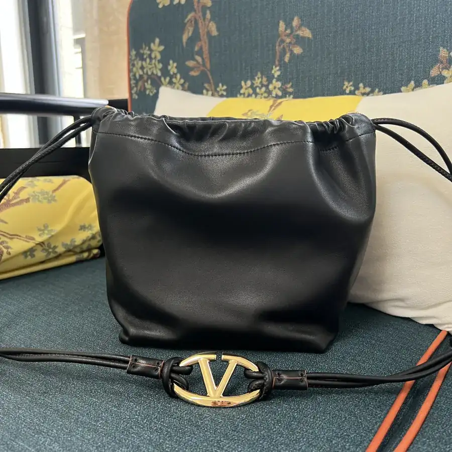 GARAVANI VLOGO POUF Bucket Bag