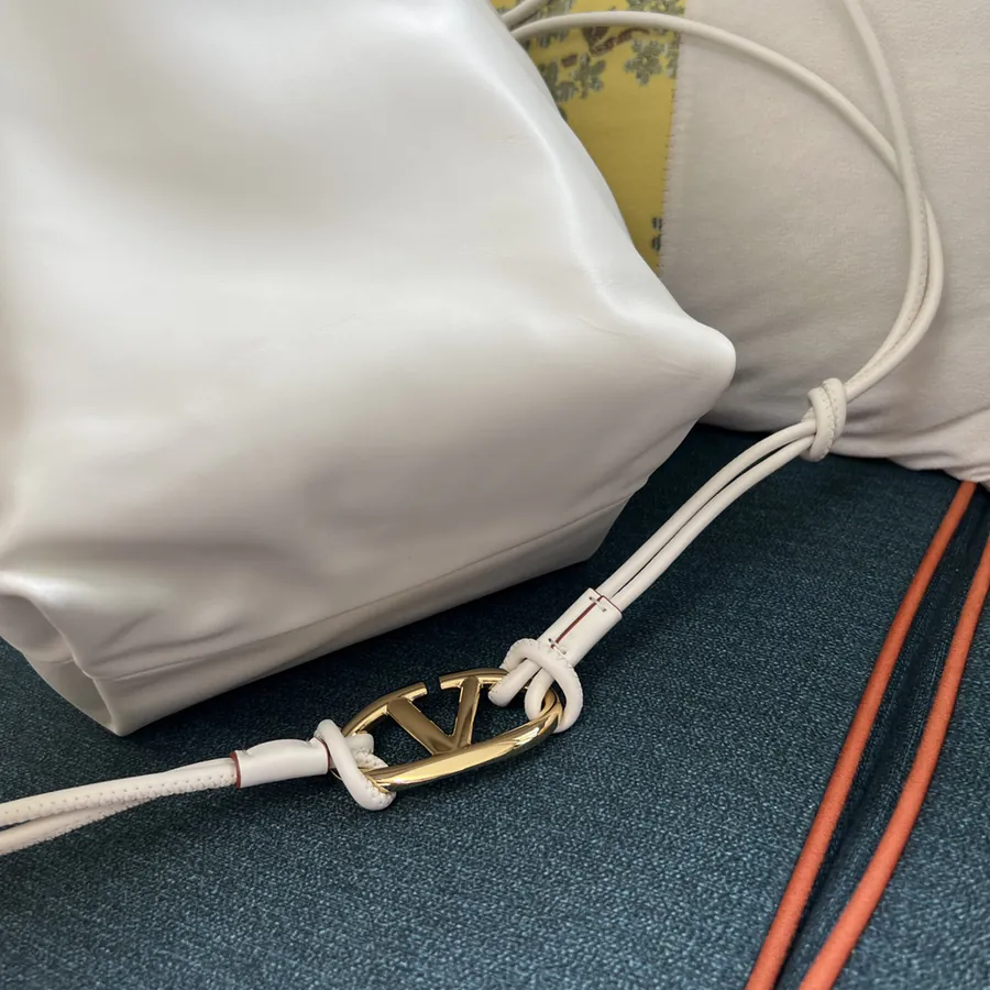 GARAVANI VLOGO POUF Bucket Bag