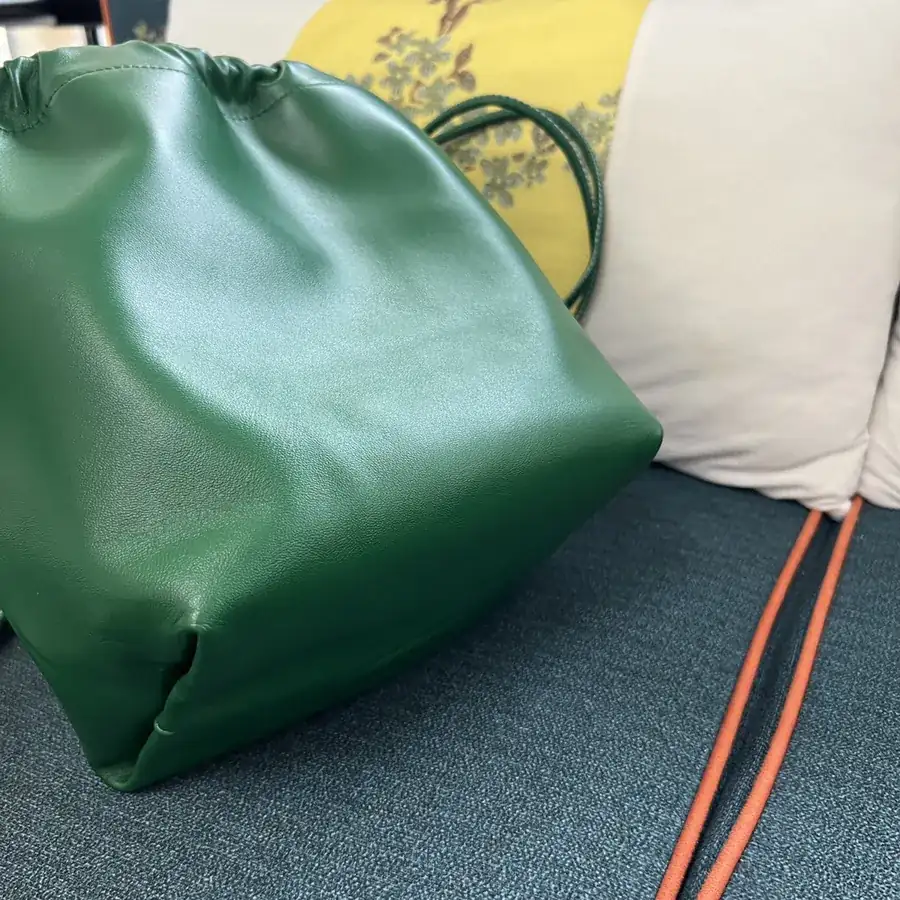 GARAVANI VLOGO POUF Bucket Bag