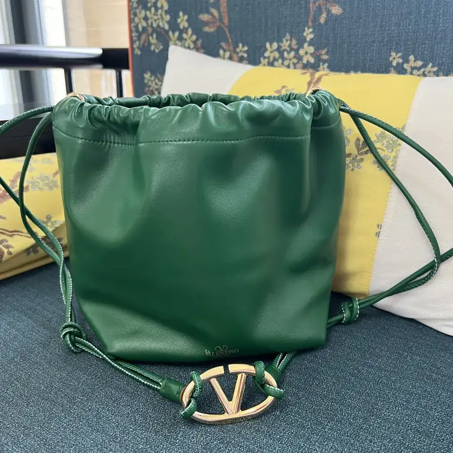 GARAVANI VLOGO POUF Bucket Bag