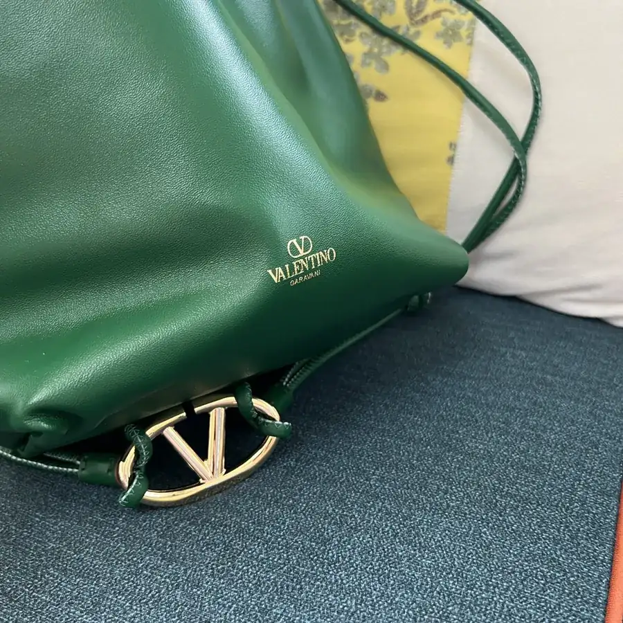 GARAVANI VLOGO POUF Bucket Bag