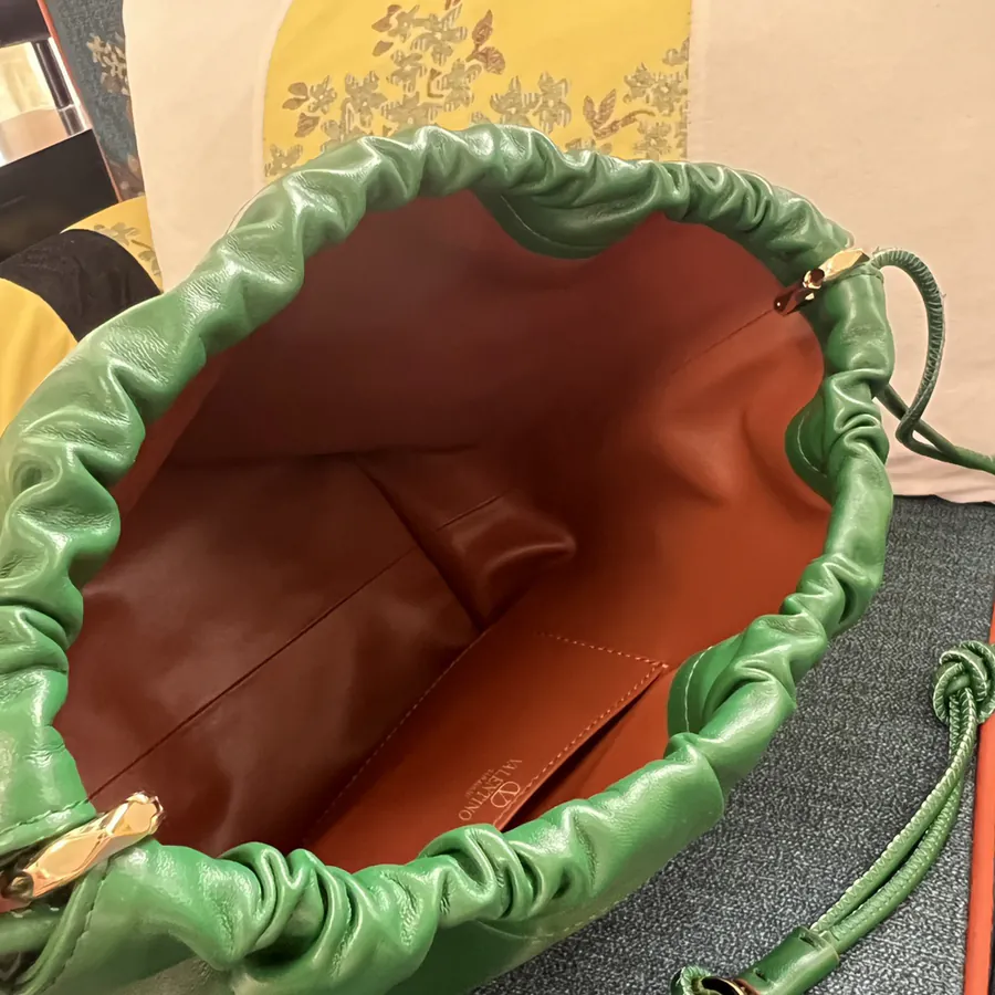 GARAVANI VLOGO POUF Bucket Bag